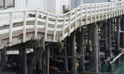 Part of Santa Cruz wharf collapses and floats away amid major swell