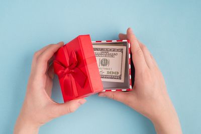 5 Best Financial Gifts for Grandkids