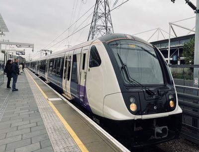 Elizabeth line passenger 'saved by station staff' after getting hand stuck in departing train doors