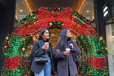 Britons enjoying ‘remarkably mild’ Christmas Eve