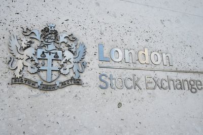 London stocks move higher before Christmas despite weaker housebuilders