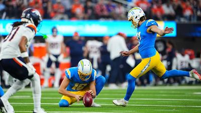 Chargers’ Funny Video Shows Fans Being Totally Confused by Rare Free Kick