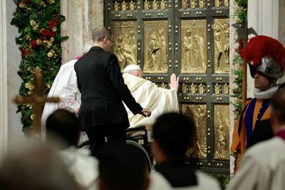 On Christmas Eve, Pope Francis Launches Holy Jubilee Year