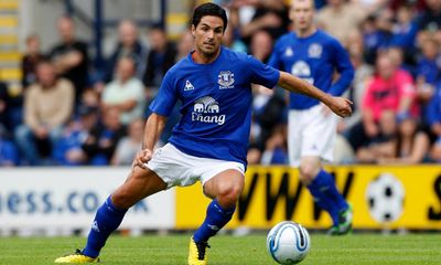 Mikel Arteta: coach with ‘British DNA’ who learned from McLeish and Moyes