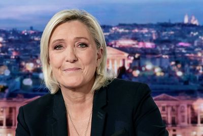 Le Pen Says Days Of New French Govt Numbered