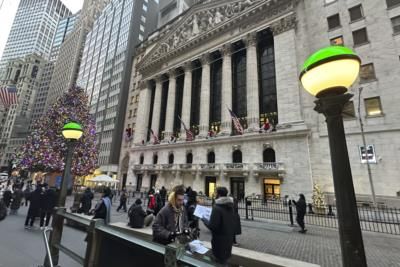 Stocks Close Higher On Wall Street In Holiday Session