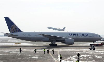 Body discovered in wheel well of United Airlines plane in Hawaii