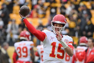 Chiefs vs. Steelers: Patrick Mahomes, Justin Watson connect for record-tying touchdown