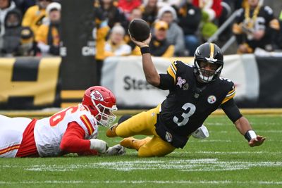 AFC Playoff picture: Chiefs hold a 13-7 halftime lead over Steelers