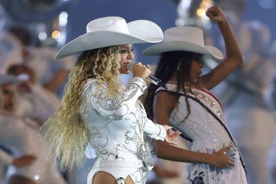 Blue Ivy Carter joined Beyoncé for Texas Hold ‘Em during Ravens-Texans halftime show on Netflix