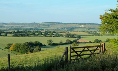 Campaigners call for right to roam on edges of private farmland in England and Wales