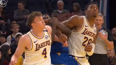 Draymond Green Had NBA Fans in Tears With His Weird Move Against Two Lakers Players