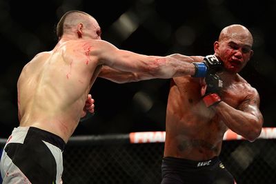 UFC free fight: Robbie Lawler outlasts Rory MacDonald in brutal title rematch war