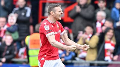 Wrexham's Paul Mullin Scores Stunning Boxing Day Volley vs. Blackpool