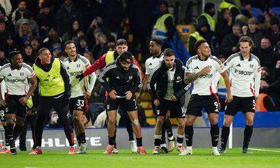 Fulham halt Chelsea’s title push after Muniz seals last-gasp comeback win