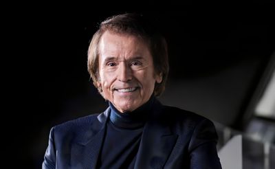 Legendary Spanish Singer Raphael Diagnosed with Brain Cancer