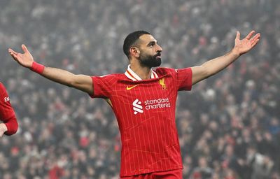 Liverpool 3-1 Leicester: Mohamed Salah seals comeback win as Reds go seven points clear in Premier League