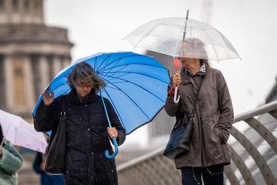 Dull and drizzly weather over coming days before ‘wet and windy’ New Year’s Eve