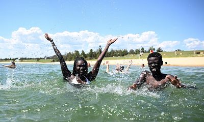 Australian weather forecast: bureau warns of bushfire danger after heatwave grips east coast