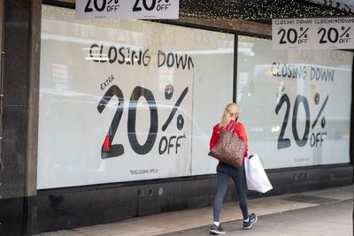 UK retailers on brink of collapse surges by a quarter, report warns