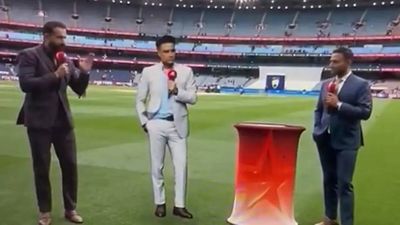 'Aap hi bol lo fir': Sanjay Manjrekar, Irfan Pathan on-air chat turns ugly over Virat Kohli-Yashasvi Jaiswal run out. Watch