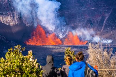 Visitors warned after toddler nearly runs off 400-foot cliff near Hawaii volcano