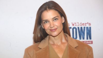 Katie Holmes' barrel jeans and ballet flats were a risky choice - but it totally paid off