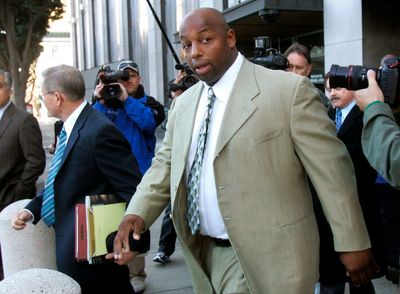 Appeals court overturns ex-49er Dana Stubblefield's rape conviction