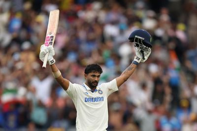 Reddy-made hundred rescues India against Australia and lights up MCG