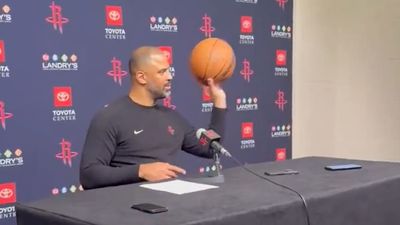 Ime Udoka Delivered a Classy Retirement Gift to Longtime Rockets Writer