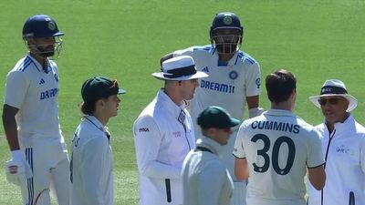 Drama at MCG! Pat Cummins denied review on Mohammed Siraj; Ravi Shastri, Adam Gilchrist shocked