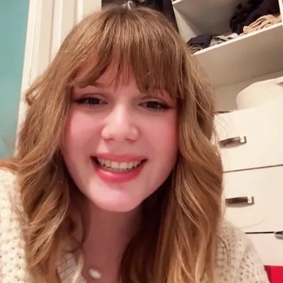 The Fan Who Was Mistaken for Taylor Swift in Viral Posts from the Chiefs/Steelers Game Set the Record Straight on TikTok