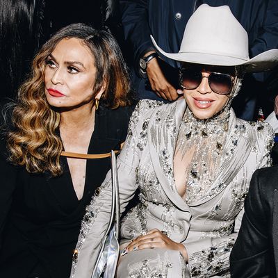 Tina Knowles Defended Beyoncé Against Trolls After Her Christmas Day NFL Performance