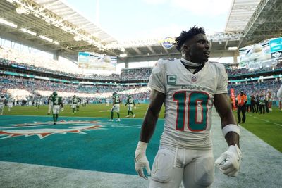 Is Tyreek Hill playing today? Injury updates for Dolphins WR