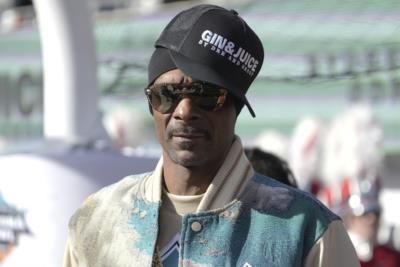 Snoop Dogg Steals The Show At Arizona Bowl Halftime