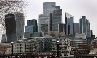 Most UK businesses expect to grow in new year, surveys find