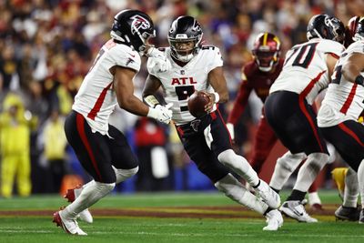 Watch: Falcons RB Bijan Robinson scores TD on direct snap