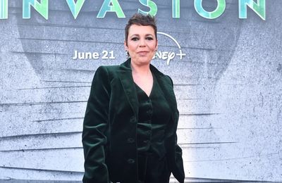 Olivia Colman not good at singing and dancing