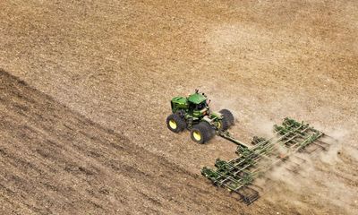 Bleak outlook for US farmers – and Trump tariffs could make it worse