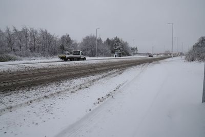 Amber weather warning issued and Edinburgh Hogmanay outdoor events cancelled