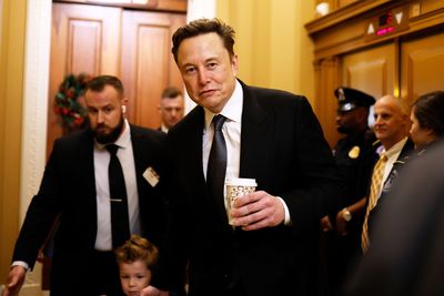 Ex-general: Musk is a security threat