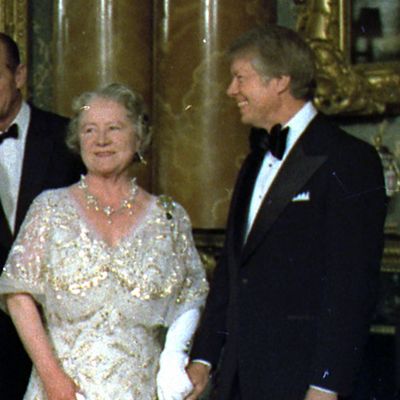 The Truth Behind Rumors Jimmy Carter Kissed the Queen Mother on the Lips During His Buckingham Palace Visit in 1977