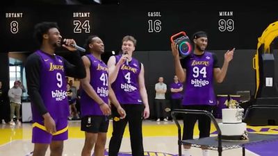 Bronny James, Lakers Rookies Sing 'Happy Birthday' to LeBron at Practice