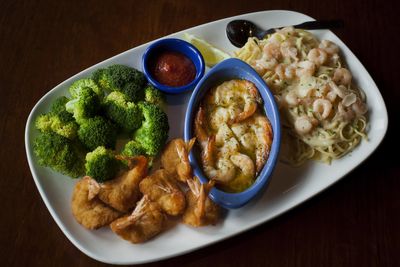 Is Red Lobster open on New Year's Eve 2024 and New Year's Day 2025?