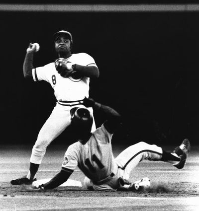 Former Rangers infielder Lenny Randle dies at age 75