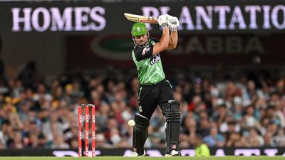 Stoinis, Maxwell fire as Stars end BBL losing streak