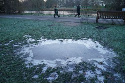 London braces for snow and freezing temperatures as amber cold-weather alert issued for weekend