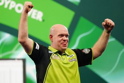 Michael Van Gerwen wins thrilling match to reach World Darts Championship semis