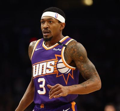 Suns' Bradley Beal Suffers Hip Contusion Against Grizzlies