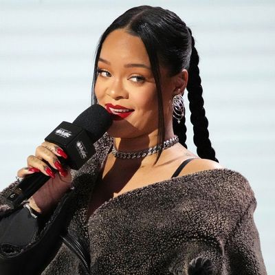 Rihanna Sang Two of Her Own Songs from 2016 at Karaoke in NYC